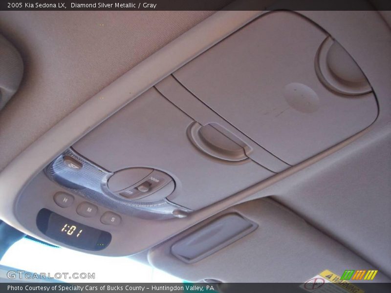 Diamond Silver Metallic / Gray 2005 Kia Sedona LX