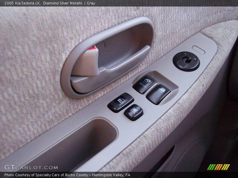 Diamond Silver Metallic / Gray 2005 Kia Sedona LX