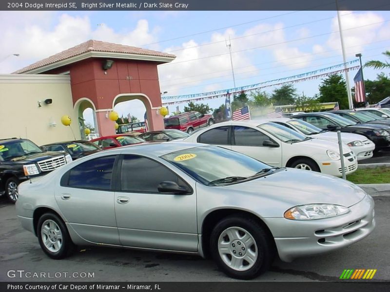 Bright Silver Metallic / Dark Slate Gray 2004 Dodge Intrepid SE