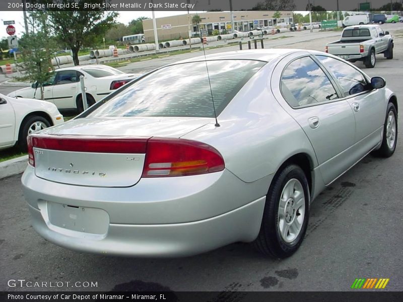 Bright Silver Metallic / Dark Slate Gray 2004 Dodge Intrepid SE