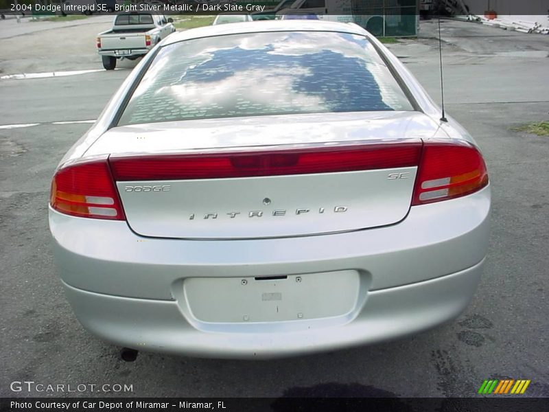 Bright Silver Metallic / Dark Slate Gray 2004 Dodge Intrepid SE