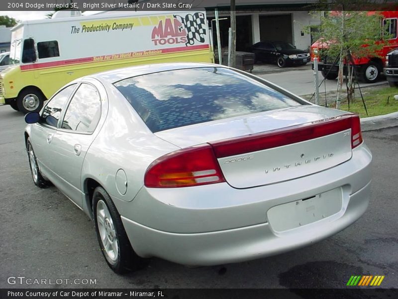 Bright Silver Metallic / Dark Slate Gray 2004 Dodge Intrepid SE