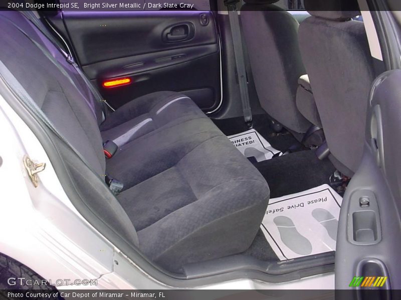 Bright Silver Metallic / Dark Slate Gray 2004 Dodge Intrepid SE