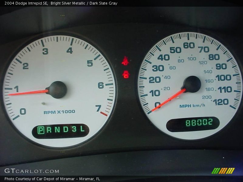 Bright Silver Metallic / Dark Slate Gray 2004 Dodge Intrepid SE