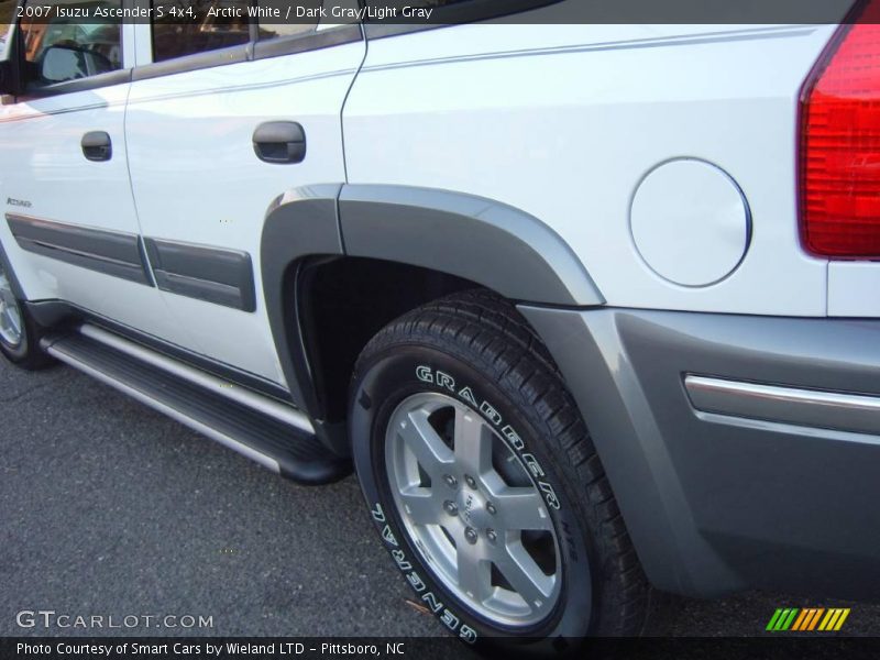 Arctic White / Dark Gray/Light Gray 2007 Isuzu Ascender S 4x4