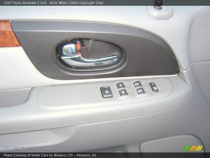 Arctic White / Dark Gray/Light Gray 2007 Isuzu Ascender S 4x4