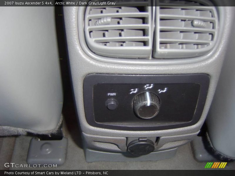 Arctic White / Dark Gray/Light Gray 2007 Isuzu Ascender S 4x4
