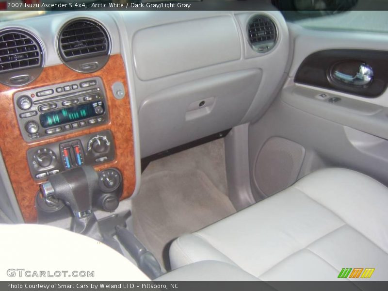 Arctic White / Dark Gray/Light Gray 2007 Isuzu Ascender S 4x4