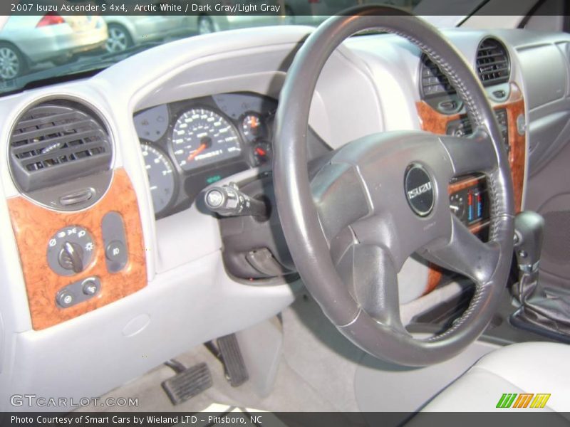 Arctic White / Dark Gray/Light Gray 2007 Isuzu Ascender S 4x4