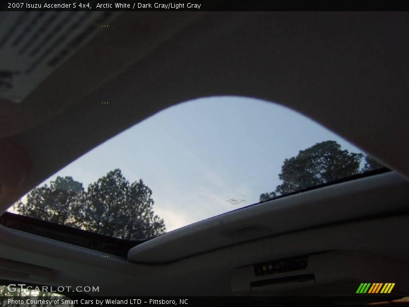 Arctic White / Dark Gray/Light Gray 2007 Isuzu Ascender S 4x4