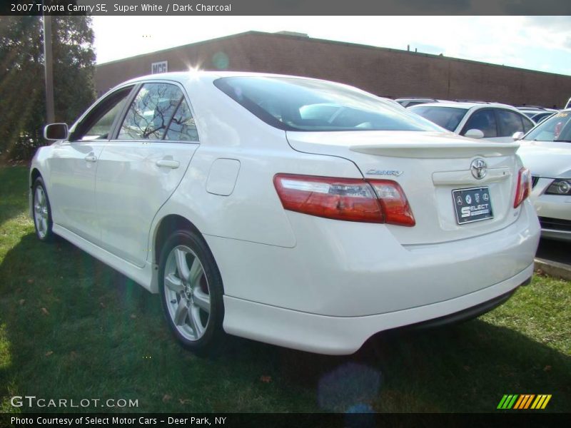 Super White / Dark Charcoal 2007 Toyota Camry SE