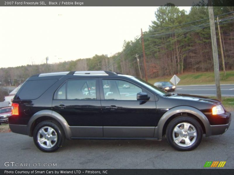 Black / Pebble Beige 2007 Ford Freestyle SEL
