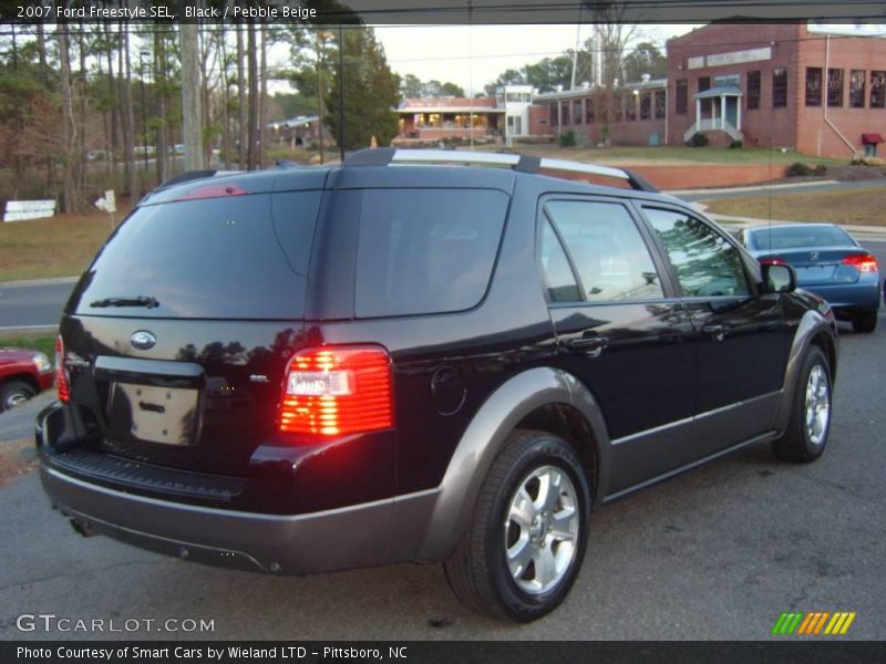 Black / Pebble Beige 2007 Ford Freestyle SEL