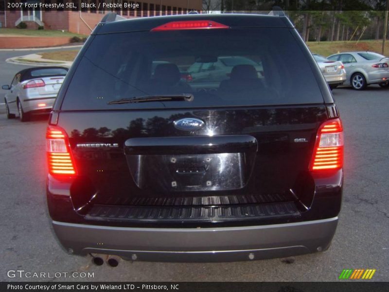 Black / Pebble Beige 2007 Ford Freestyle SEL