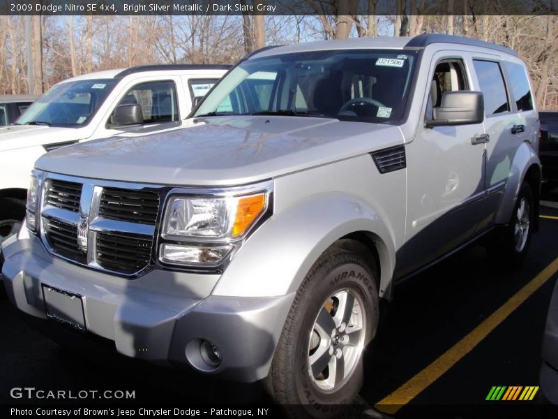 Bright Silver Metallic / Dark Slate Gray 2009 Dodge Nitro SE 4x4