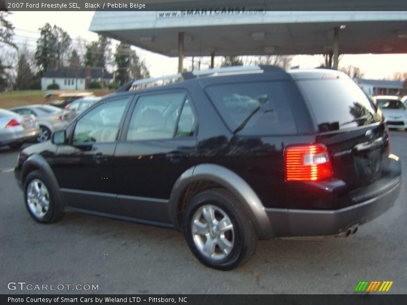 Black / Pebble Beige 2007 Ford Freestyle SEL