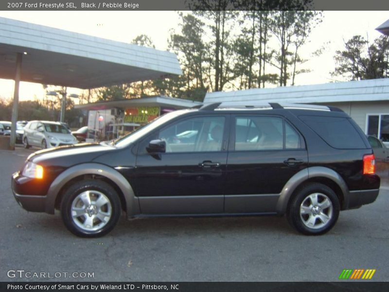 Black / Pebble Beige 2007 Ford Freestyle SEL