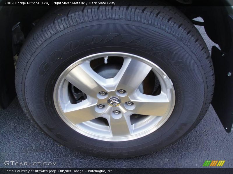 Bright Silver Metallic / Dark Slate Gray 2009 Dodge Nitro SE 4x4