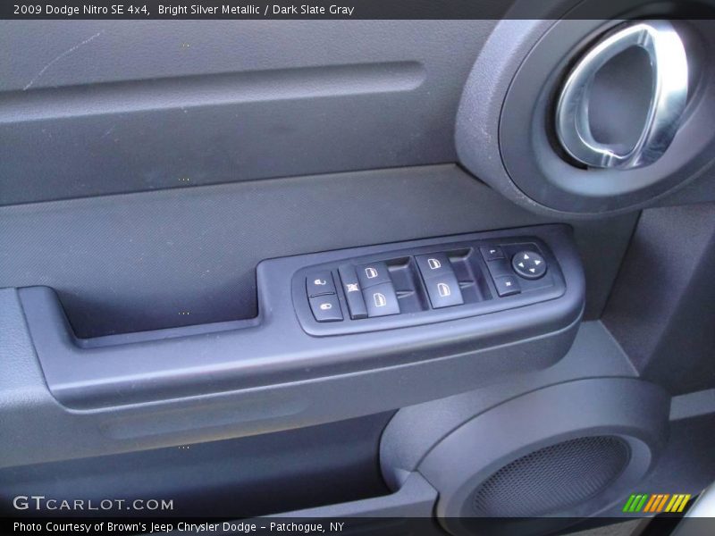 Bright Silver Metallic / Dark Slate Gray 2009 Dodge Nitro SE 4x4