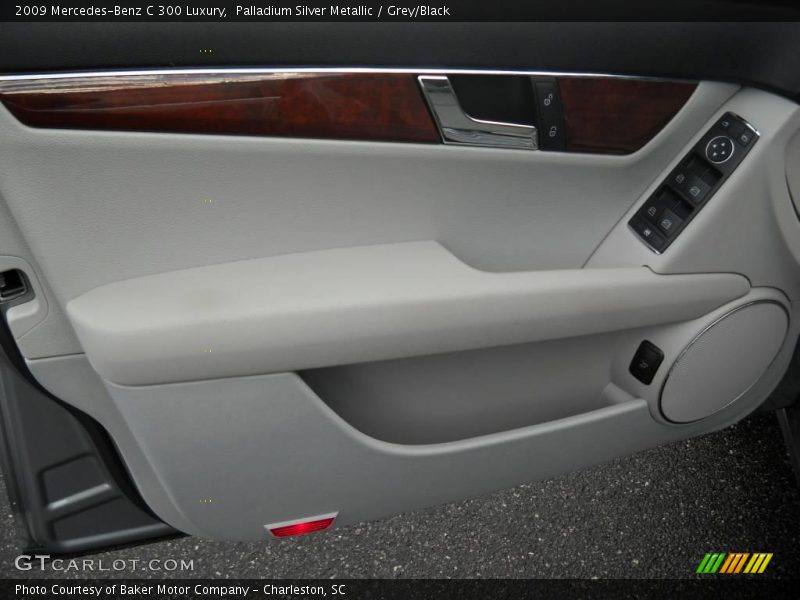Palladium Silver Metallic / Grey/Black 2009 Mercedes-Benz C 300 Luxury