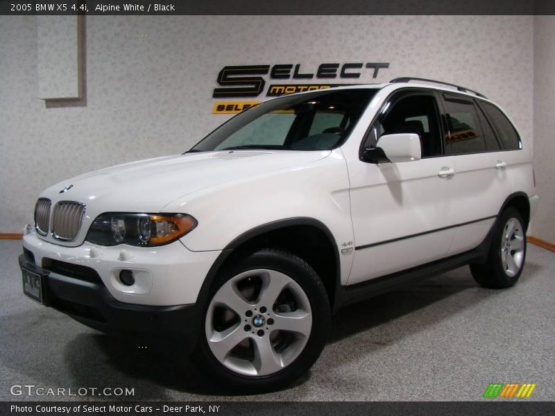 Alpine White / Black 2005 BMW X5 4.4i