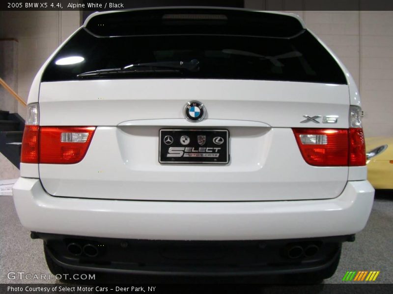 Alpine White / Black 2005 BMW X5 4.4i