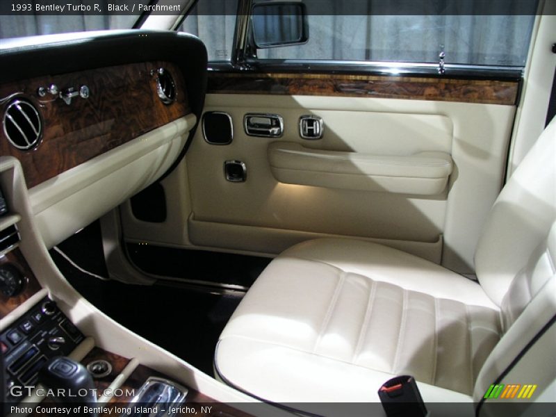 Black / Parchment 1993 Bentley Turbo R