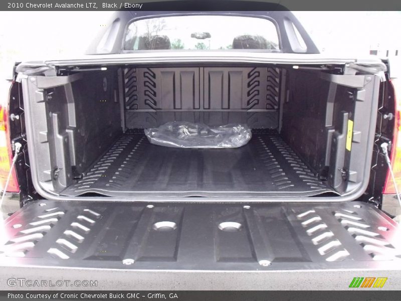 Black / Ebony 2010 Chevrolet Avalanche LTZ