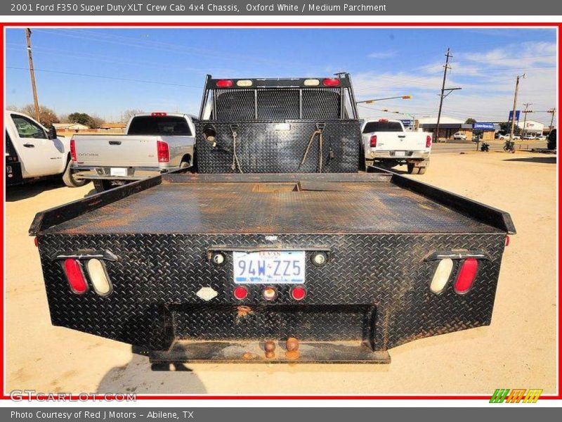 Oxford White / Medium Parchment 2001 Ford F350 Super Duty XLT Crew Cab 4x4 Chassis