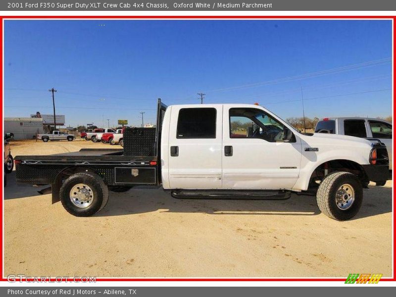Oxford White / Medium Parchment 2001 Ford F350 Super Duty XLT Crew Cab 4x4 Chassis