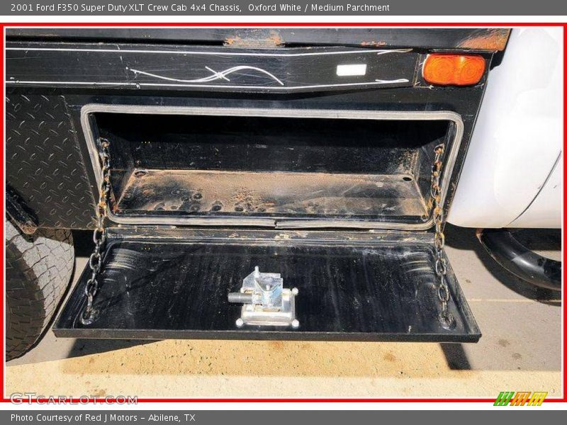 Oxford White / Medium Parchment 2001 Ford F350 Super Duty XLT Crew Cab 4x4 Chassis