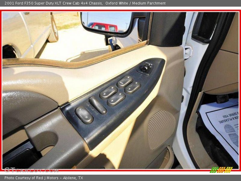 Oxford White / Medium Parchment 2001 Ford F350 Super Duty XLT Crew Cab 4x4 Chassis