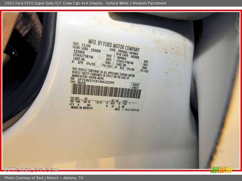 Oxford White / Medium Parchment 2001 Ford F350 Super Duty XLT Crew Cab 4x4 Chassis