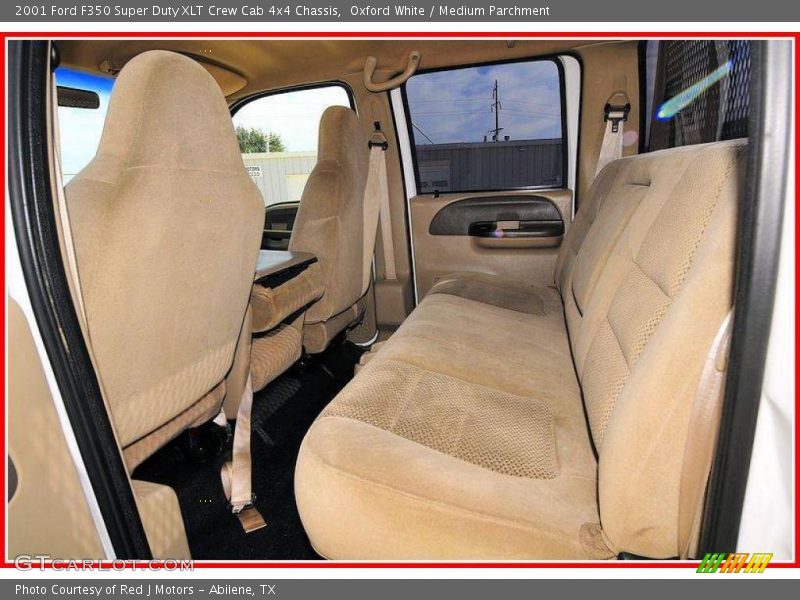 Oxford White / Medium Parchment 2001 Ford F350 Super Duty XLT Crew Cab 4x4 Chassis
