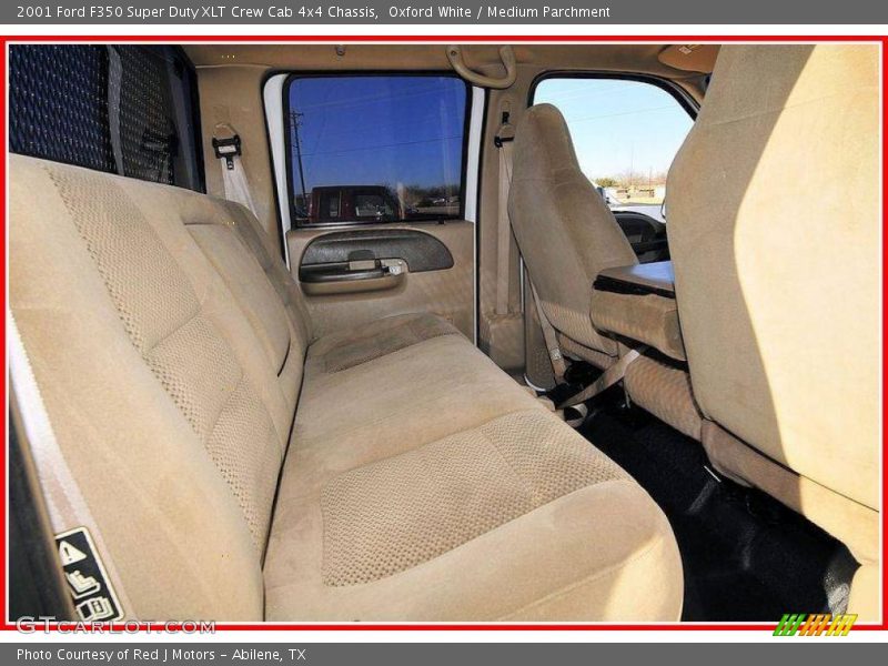 Oxford White / Medium Parchment 2001 Ford F350 Super Duty XLT Crew Cab 4x4 Chassis