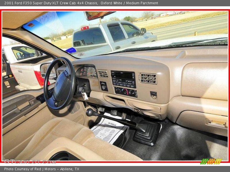 Oxford White / Medium Parchment 2001 Ford F350 Super Duty XLT Crew Cab 4x4 Chassis