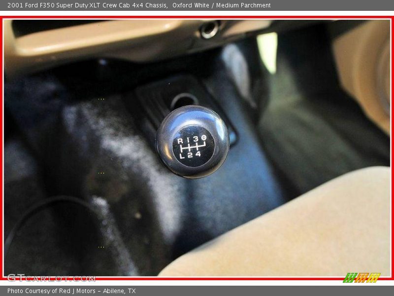 Oxford White / Medium Parchment 2001 Ford F350 Super Duty XLT Crew Cab 4x4 Chassis