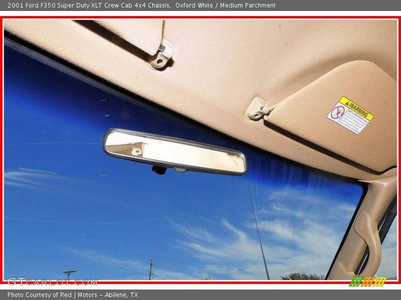 Oxford White / Medium Parchment 2001 Ford F350 Super Duty XLT Crew Cab 4x4 Chassis