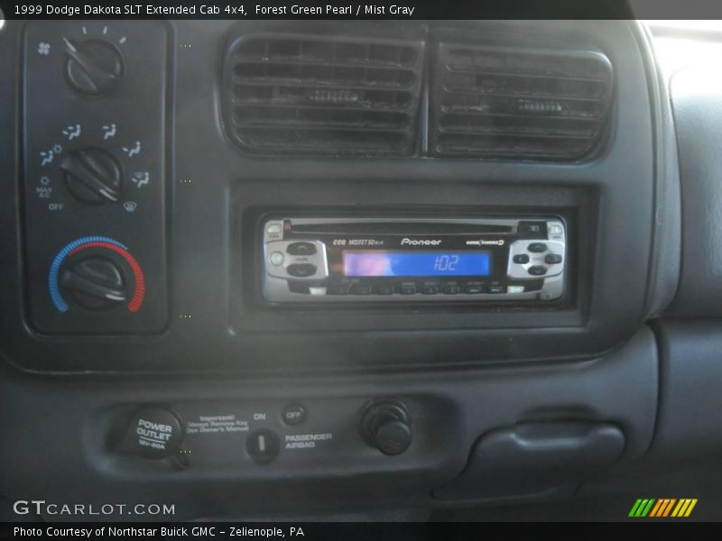 Forest Green Pearl / Mist Gray 1999 Dodge Dakota SLT Extended Cab 4x4