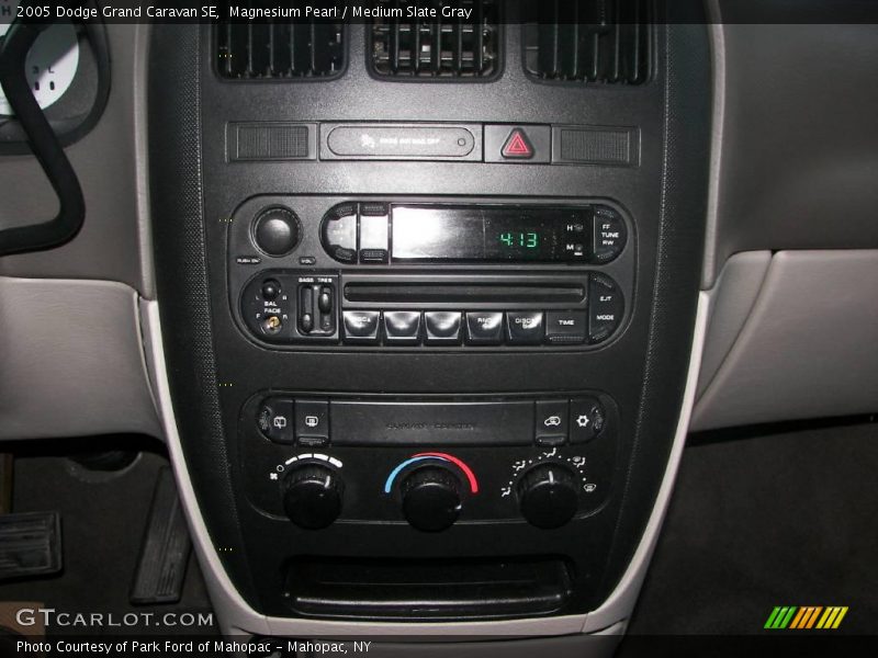 Magnesium Pearl / Medium Slate Gray 2005 Dodge Grand Caravan SE