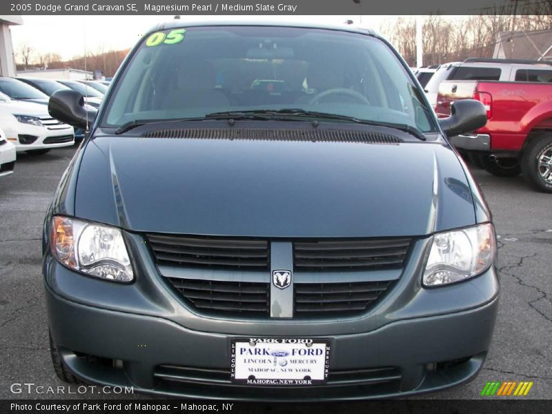 Magnesium Pearl / Medium Slate Gray 2005 Dodge Grand Caravan SE