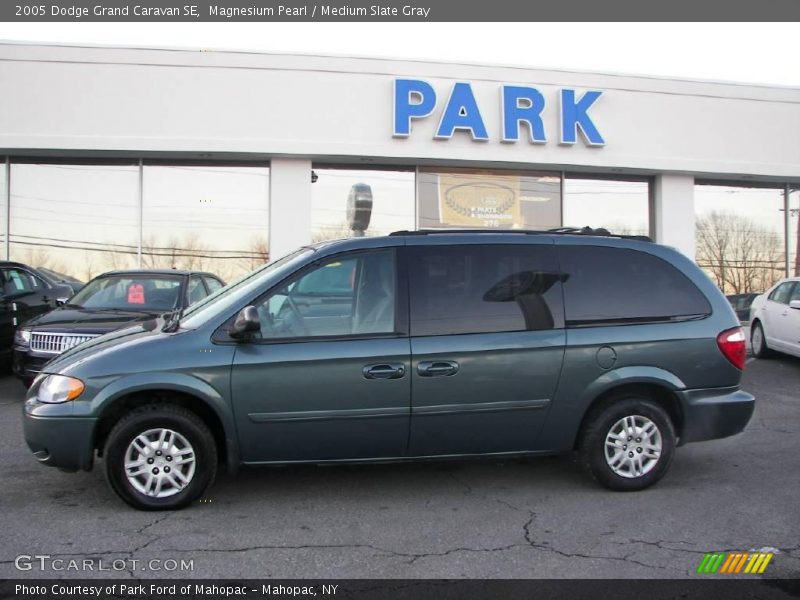 Magnesium Pearl / Medium Slate Gray 2005 Dodge Grand Caravan SE