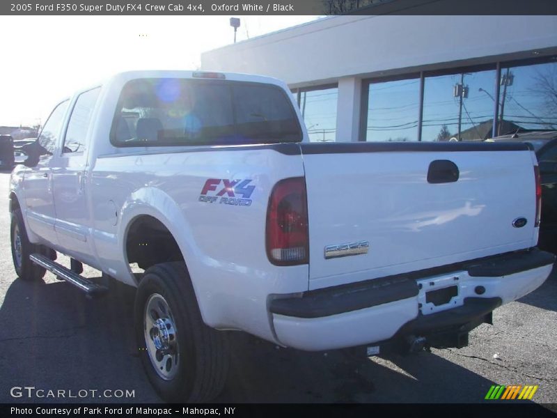 Oxford White / Black 2005 Ford F350 Super Duty FX4 Crew Cab 4x4
