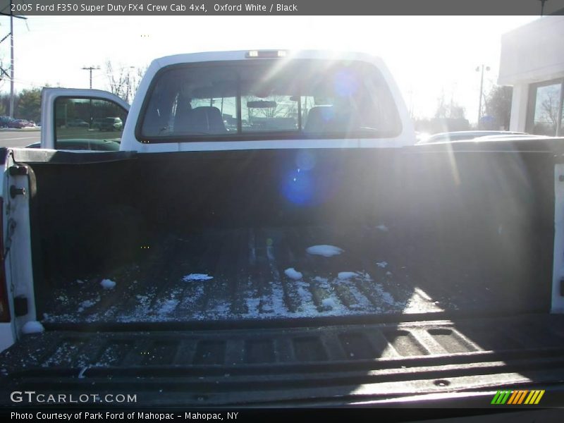 Oxford White / Black 2005 Ford F350 Super Duty FX4 Crew Cab 4x4