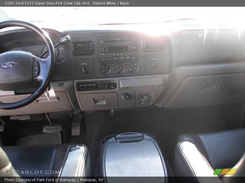 Oxford White / Black 2005 Ford F350 Super Duty FX4 Crew Cab 4x4