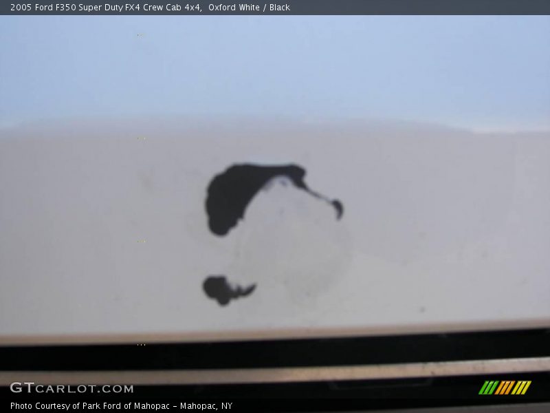 Oxford White / Black 2005 Ford F350 Super Duty FX4 Crew Cab 4x4
