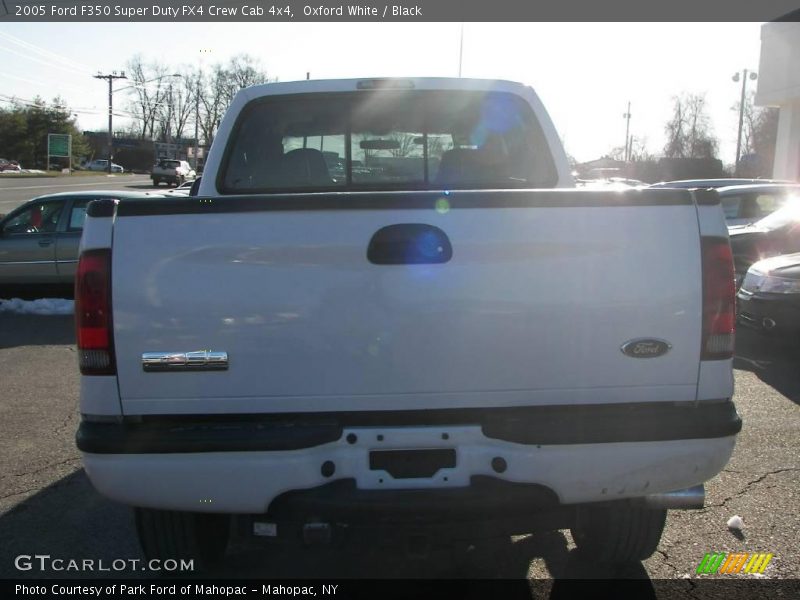 Oxford White / Black 2005 Ford F350 Super Duty FX4 Crew Cab 4x4