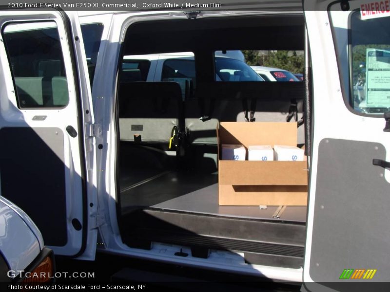 Oxford White / Medium Flint 2010 Ford E Series Van E250 XL Commericial