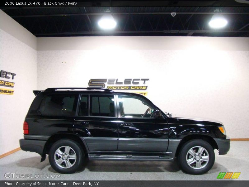 Black Onyx / Ivory 2006 Lexus LX 470