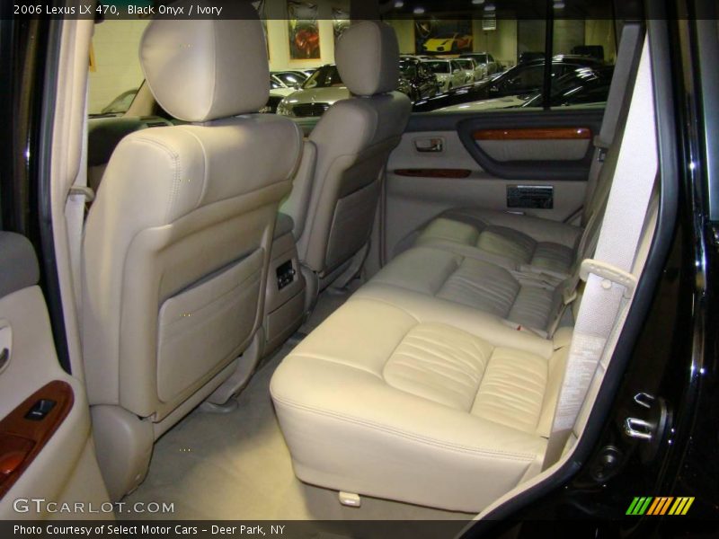 Black Onyx / Ivory 2006 Lexus LX 470
